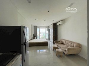 bán ngộp sky center 36m2 đầy đủ nội thất giá 2tỷ100tr
