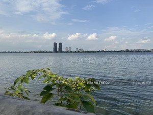 bán nhà nghi tàm cách mặt phố chỉ 1 nhà ba gác đỗ cửa kinh doanh online