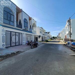 BÁN NHÀ MỚI XÂY KHU MINH LINH