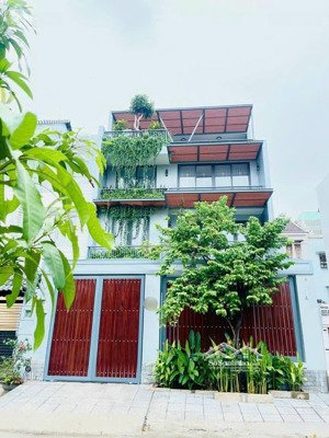 bán bt tây hồ 180m2, sẵn nội thất, giá tốt 50,5 tỷ