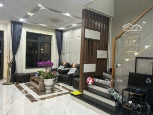 quá hót nhà phố view công viên, full nội thất đẹp (có thang máy) 19 tỷ. giá rẻ nhà đẹp nên mua ngay