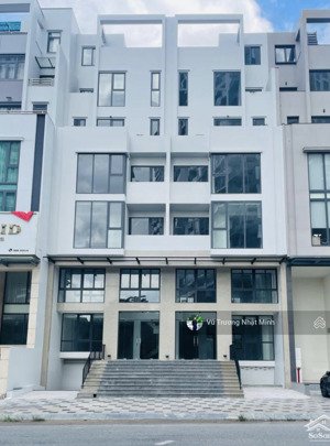 toà văn phòng đường phan xích long, phú nhuận. dt 370m2 (17 x 25m), hđt 200tr/th; giá 60 tỷ