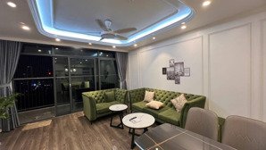 cần cho thuê nhanh căn 2 ngủ - view hồ tây - full nội thất tại discovery complex. lh 