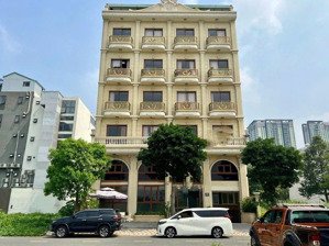 xử lý việc, bán gấp tòa nhà 8 tầng mặt tiền ngay góc an dương vương dt: 10x50m giá 65 tỷ hđt: 220tr