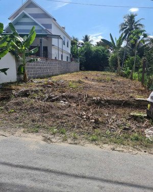 267,6 m2 có sẵn 65m2 thổ cư, đường hiện trạng 9m, qh rộng 20m bán 1.45tỷ