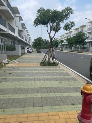 bán shophouse đẹp tại dragon village, 8,3 tỷ, 105m2, 3pn, 3 tầng