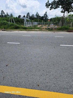 gấp!!đất nền trung tâm bến cát,100m2 giá tt 700 triệu,shr, full thổ cư,đầu tư siêu lời, bến cát ,bd