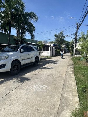 bán 2050m2 có 800m2 đất ở hẻm xe tải đường hoàng phan thái giá 16tr/m2 tl gần chợ bình chánh.