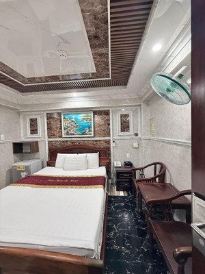 bán toà nhà 8 tầng đang kd khách sạn doanh thu ổn định