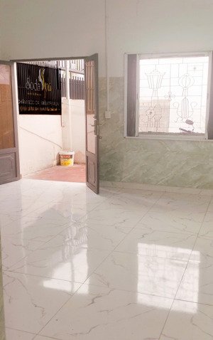 cho thuê nhà hẻm cụt 1 xẹt yên tĩnh,dt 4.5 x 16m trệt + gác lửng 7.5tr