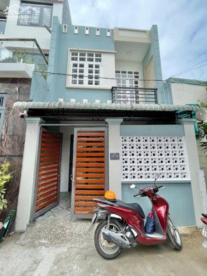 chính chủ bán nhà sát đường nguyễn trãi vào 30 m, phường dĩ an vị trí trung tâm