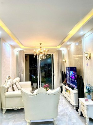 cho thuê 2pn 2wc 76m2 tòa b tầng cao view pháo hoa đầy đủ nội thất