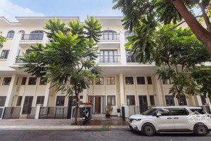 senturia nsg căn hoàn thiện full nội thất rẻ như cho chỉ 6tỷ850. nhận nhà ở ngay, sổ đỏ trao tay