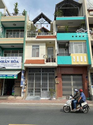 mặt tiền sông 90m2 - giá 11.2 tỷ - ngang 5m - 4pn - đường d5a, q7