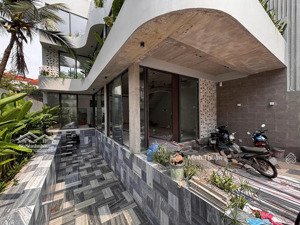 xem ngay ! căn biệt thự siêu đẹp - khu phố tây nguyễn ư dĩ - gần 200m2 - hđt: 5500$/tháng