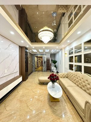 quá hiếm - ôtô - gần hồ - thang máy - nhà đẹp. tại phố minh khia - hai bà trưng