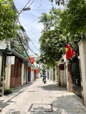 Bán nhà Phú Nhuận, gần Huỳnh Văn Bánh, hẻm XH cạnh nhà, ngang 5m,2 Tầng,82m2, 8.9 Tỷ