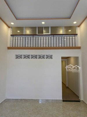 bán rẻ nhà cấp 4 gác lửng gần ngã tư chiêu liêu, dĩ an