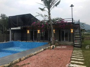 chính chủ bán villa 4 phòng kép kín 1 bể bơi giáp hồ bạn tiện.!!! vị trí đẹp - đường rộng