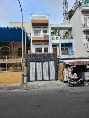 bán nhà hẻm nhựa 8m đường tân hoá, dt (4*18. cn: 72m2) trệt + 3 lầu. hướng đông. giá 10.7 tỷ còn tl
