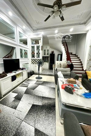 chính chủ bán nhà vip đống đa, thái thịnh, nhà đẹp, 5 tầng, nội thất nhập khẩu, dt 35m2, mt 4,5m.