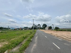bán gấp nền 1 tỷ mặt tiền đường nhựa 8m diện tích 4m3 x15m có 100% thổ cư ngay cổng kcn long đức