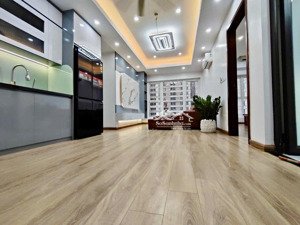 chính chủ cần bán nhanh căn hộ 3 ngủ tại ct8d nhà sẵn nội thất về ở luôn sẵn sổ