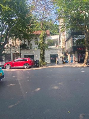 cho thuê biệt thự cổ phố phan chu trinh - hoàn kiếm, diện tích 160m2 x 3 tầng, mặt tiền 15m