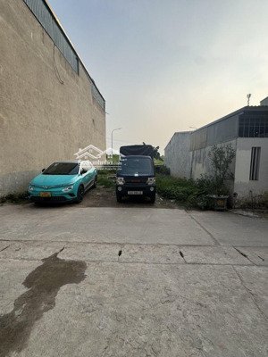 giãn dân mai châu- đại mạch - đông anh - mt 8m - oto tránh - 2 thoáng - sát công viên - cầu thượng