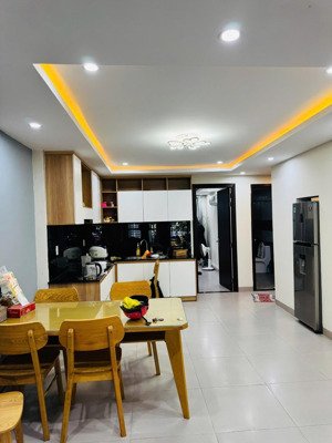 chính chủ bán nhà 2 tầng đẹp đường 5,5m liêm lạc 12 - hòa xuân - hướng tây , giá tốt nhất .