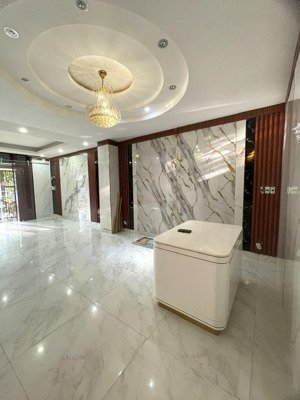 văn phòng măt, bằng 65m2 đẹp gần gigamall phạm v đồng cách cầu bình triệu bình lợi 1km