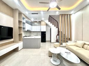 bán nhà bát khối - 38m2 - 5 tầng mới tinh - trước nhà thoáng sáng - gần trường học - 5.2 tỷ