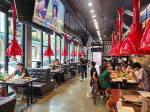 cho thuê mbkd chân chung cư ngoại giao đoàn, diện tích: 160m2, mt căn góc rộng: 20m, giá: 50tr/th
