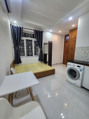 cho thuê chung cư mini dạng studio 1pn ngay d2, gần hàng xanh
