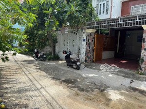 cần bán nhà gác lửng đối diện công viên lý thái tổ - đường đệ - vĩnh hoà - nha trang giá 4,2