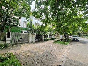 bán biệt thự khu t ciputra 230m², mặt tiền 10m, giá 65 tỷ, sổ đỏ chính chủ