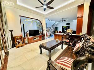 Cho thuê nhà đẹp 3 tầng, đường Thanh Long, phường Hải Châu, Đà Nẵng Diện tích 95m2 | Ngang 7m | Giá thuê chỉ 27 triệu
