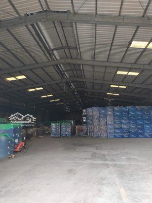 chuyển nhượng nhà xưởng trong kcn quế võ 1, bắc ninh. dt đất: 4000m2. dt xưởng: 2400 m2. giá: 31tỷ