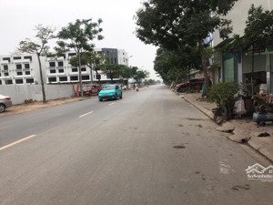 bán nhà cấp 4 tại hoàng long - đặng xá - gia lâm. dt 50m2 mt 4.5m đường oto thông