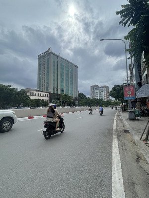 bán nhà mặt phố xã đàn - kim hoa, lõi đống đa. nhỉnh 350tr/m2. nhà 2 mặt phố, rẻ nhất thị trường