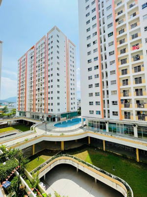 chính chủ cần bán căn hộ chung cư hoàng quân dt 55m2 có 2pn, view xéo biển và tp, đã có sổ, 1,6 tỷ
