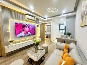 chính chủ cần bán căn hộ 2pn,2wc diện tích sử dụng 52m2 tầng trung hướng đông nam mát.