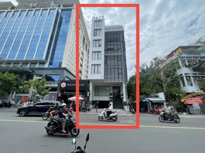 tòa nhà văn phòng thẩm mỹ quận 1 dt 8,5x22 7 tầng