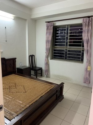 cho thuê chcc 2 ngủ, 1 vs ct1b1 xa la, hà đông, tầng thấp giá 7.5 triệu/tháng, miễn trung gian