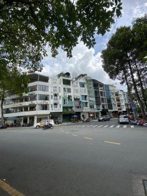 bán nhà mặt phố tuệ tĩnh, hbt. dt sổ 60m2 x 3 tầng. đường ôtô 2 chiều, vỉa hè rộng, lô góc 2 thoáng