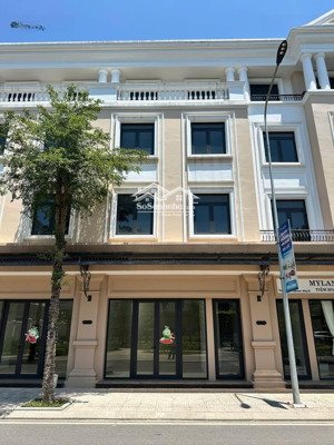 shophouse vincom trung tâm tp đông hà sát công viên bể bơi 4 mùa 75m² x 5 tầng giá chỉ 5 tỷ!