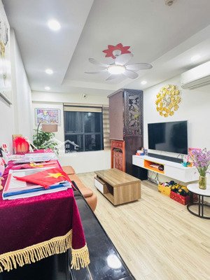 cần tiền nên chủ cần bán nhanh căn 2 ngủ giá 5tỷ6