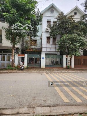 bán biệt thự đại mỗ cạnh dự án louis city sát đường lê quang đạo kéo dài dt 170m2*3 tầng giá 30 tỷ