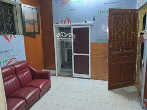 cho thuê nhà tại khu tập thể kim liên c7 tầng hai. phòng 224