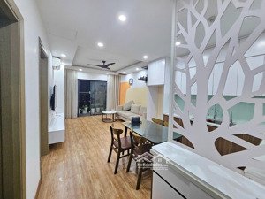 chính chủ cho thuê căn hộ 2pn, 2vs samsora premier full nội thất, lh: 
